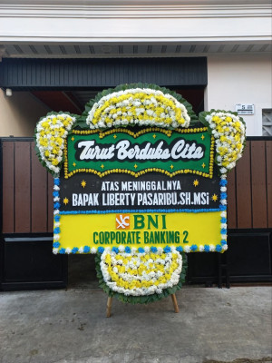 Papan Bunga Duka di Batu Benawa