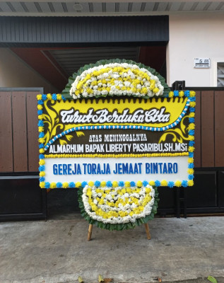 Papan Bunga Duka di Batu Benawa
